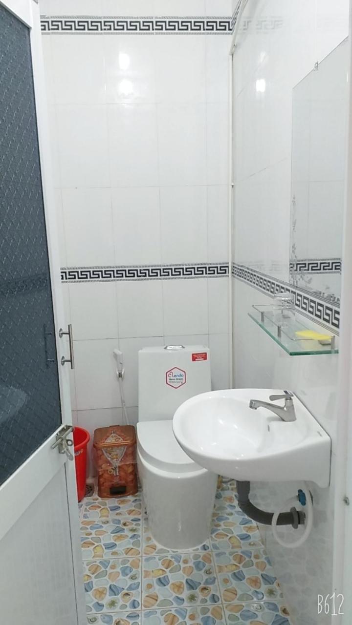 Hotel Nhà Nghỉ NgọC PhuọNg Hon Son à Lai Son Chambre photo