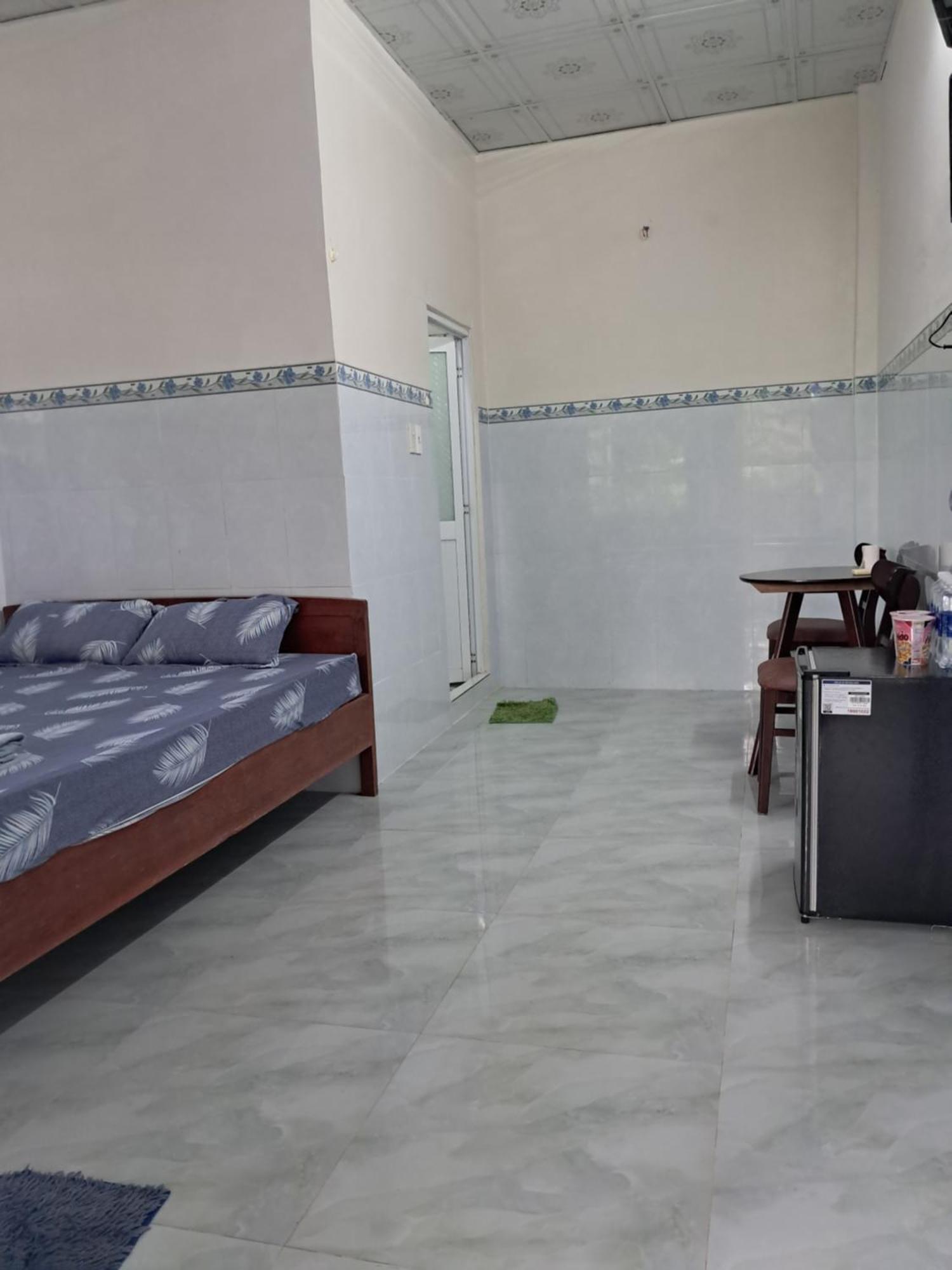 Hotel Nhà Nghỉ NgọC PhuọNg Hon Son à Lai Son Extérieur photo